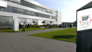 Blog 9 Próbna ewakuacja z budynku na szkoleniach BHP Życie