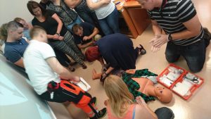 Blog 13 Praktyczne szkolenie z pierwszej pomocy dla Black Red White