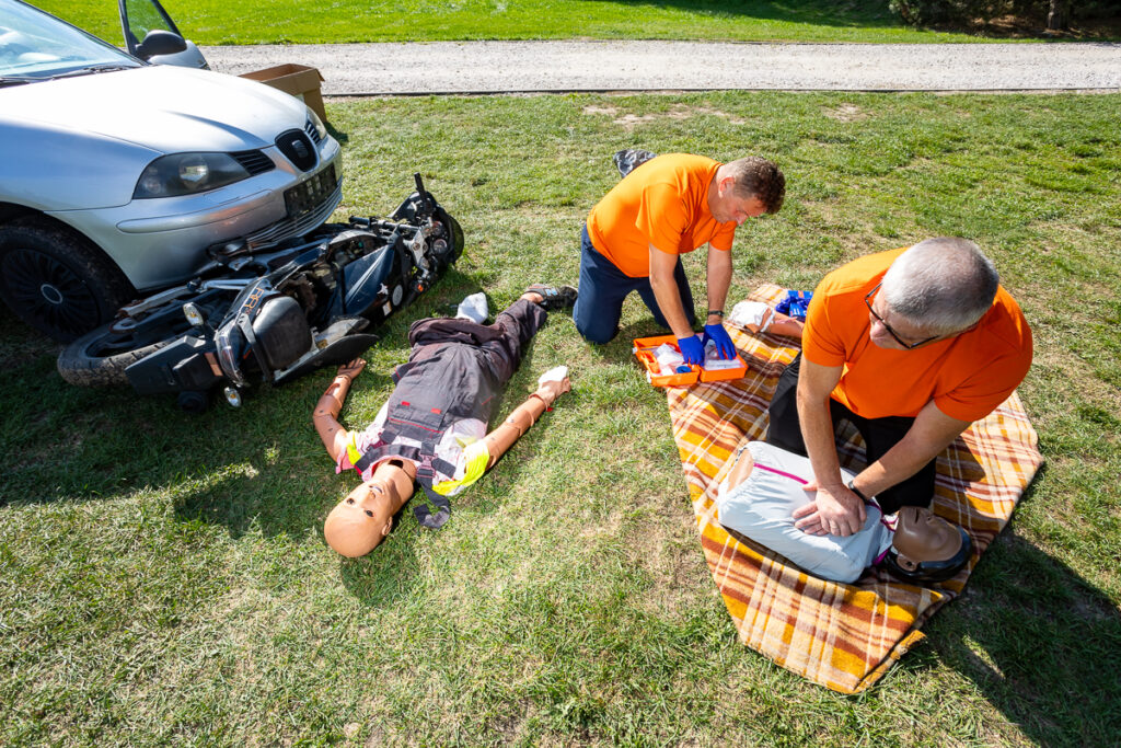 Pierwsza pomoc przedmedyczna - wypadek motocyklisty