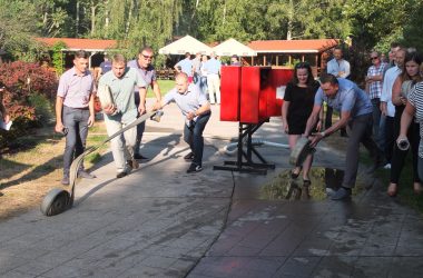 Hydranty- Obsługa hydrantu wewnętrznego 2 drużyny na czas wykonują obsługę hydrantu wewnętrznego