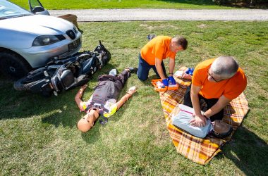 Pierwsza pomoc przedmedyczna – wypadek motocyklisty Pierwsza pomoc przedmedyczna - wypadek motocyklisty